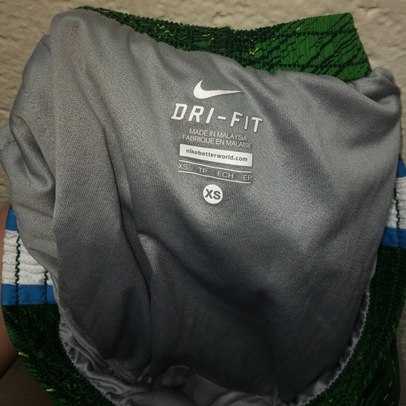 Nike Tempo Shorts - Picture 3 of 3